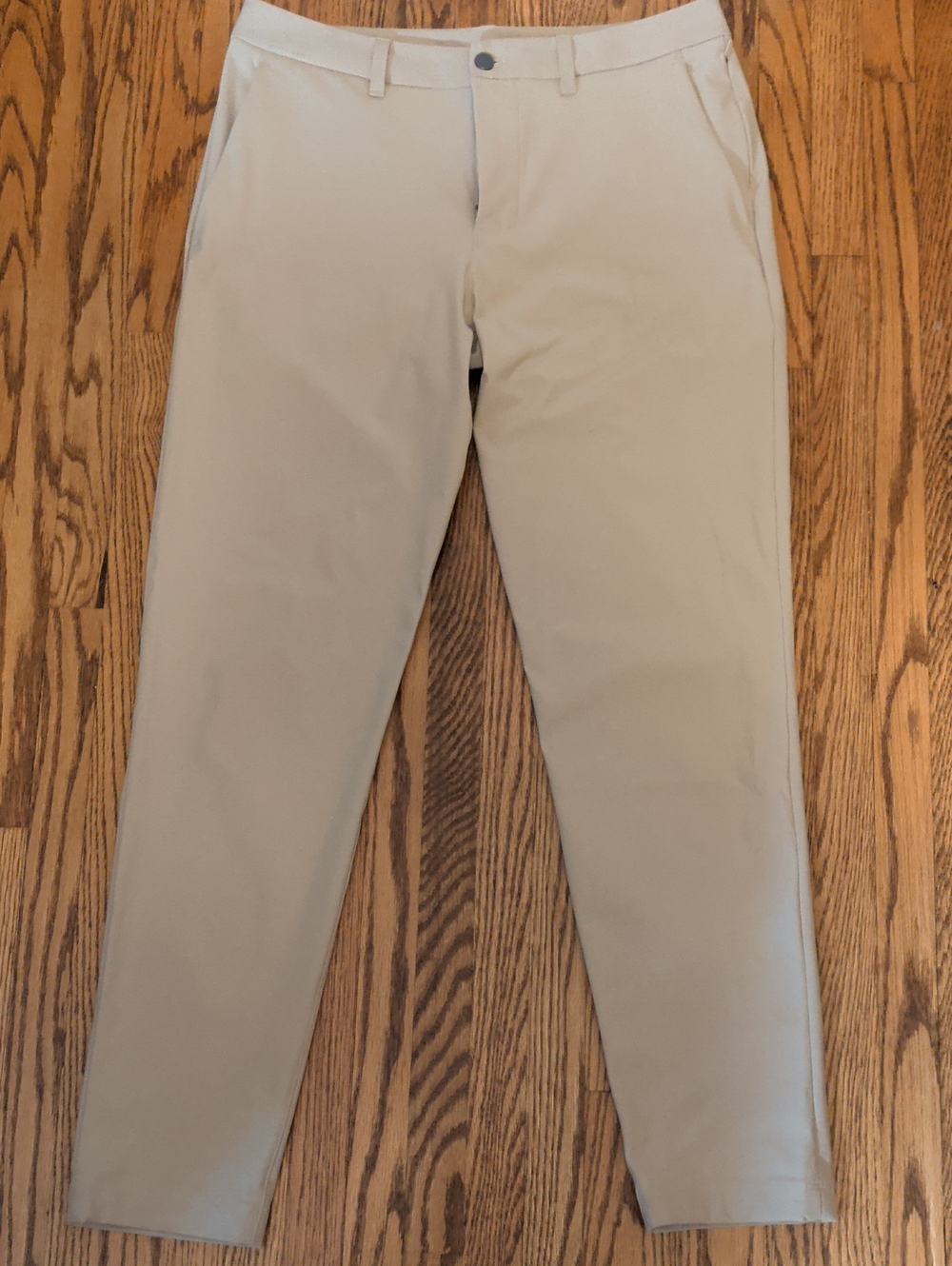lululemon athletica Men's Chino Pants in Light Khaki. ABC slim-fit. 32L